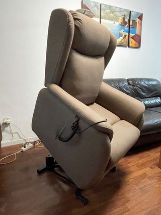 Sillón reclinable marrón piel sintética