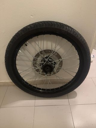 Llantas Rieju MRT: Neumáticos incluidos