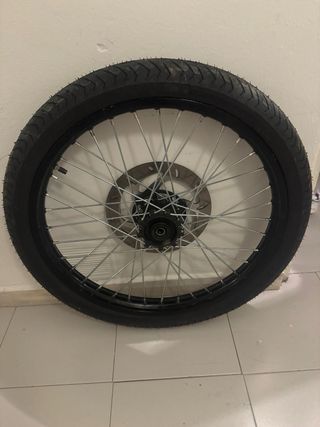 Llantas Rieju MRT: Neumáticos incluidos