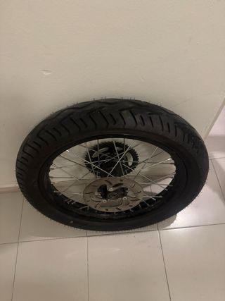 Llantas Rieju MRT: Neumáticos incluidos