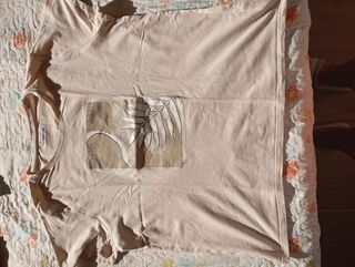 Camiseta beige estampada
