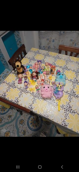 Lotto 20+ bambole piccole