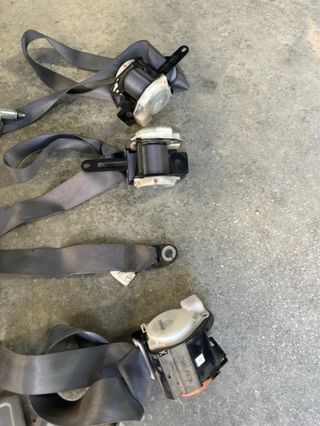 Cinturones Toyota Land Cruiser
3 fila