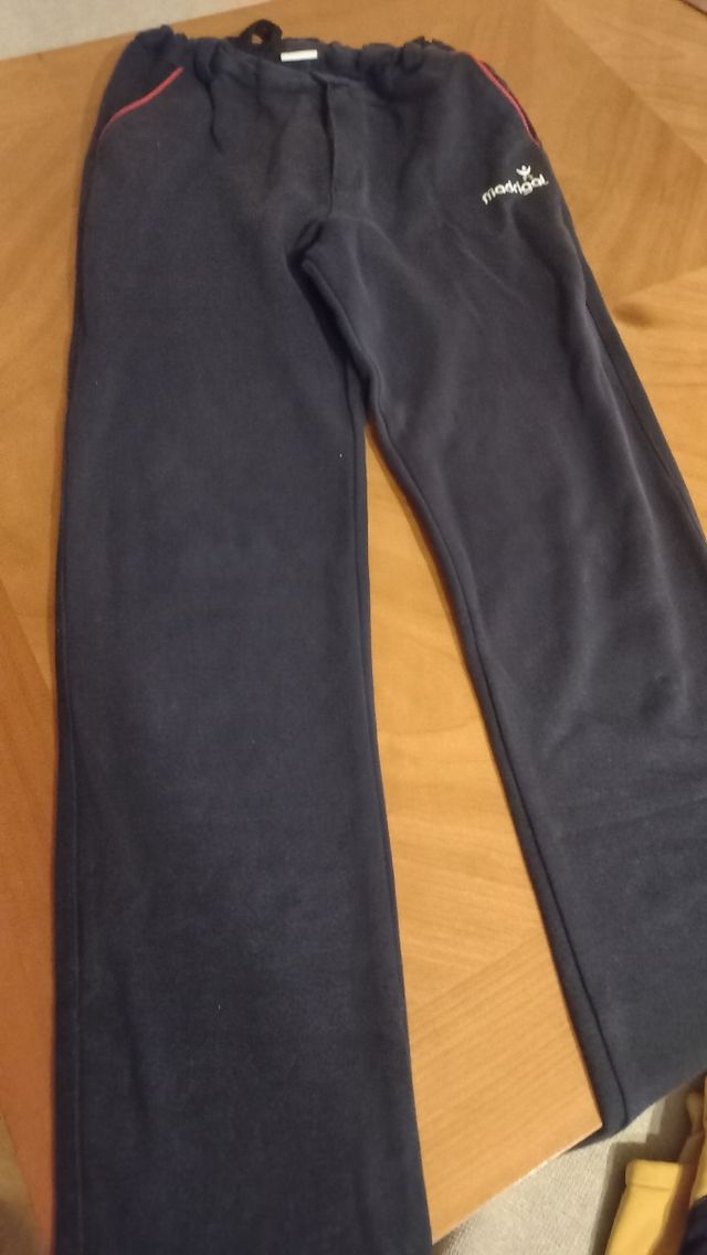 Pantalones Madrigal niño talla 16 está bien. 