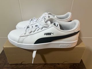 Zapatillas Unisex PUMA Smash V2. Talla 38. 