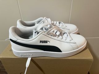Zapatillas Unisex PUMA Smash V2. Talla 38. 