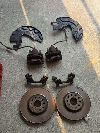 Frenada completa Caddy 2009