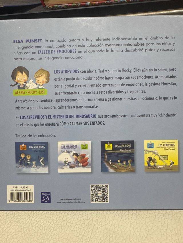 Los atrevidos y el misterio del dinosaurio / Th...