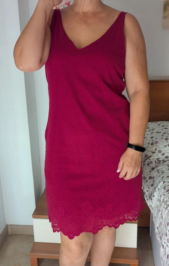 Vestido elástico calado tirantes dobles burdeos L