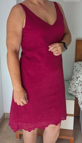 Vestido elástico calado tirantes dobles burdeos L