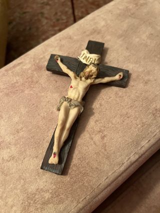 Crucifijo pequeño para colgar