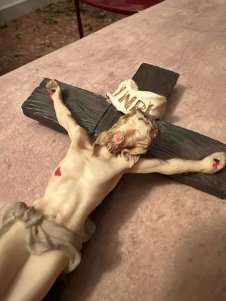 Crucifijo pequeño para colgar