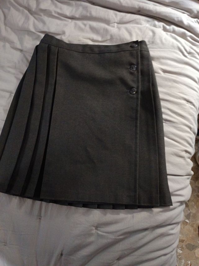 Falda gris uniforme talla 10
