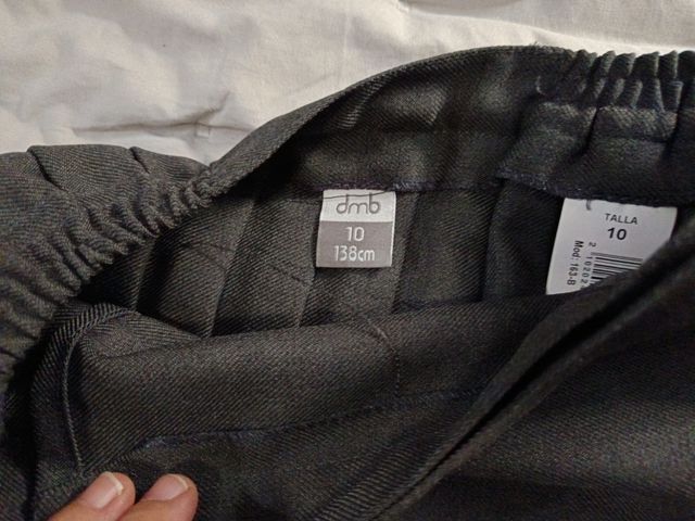 Falda gris uniforme talla 10