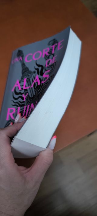 Una corte de alas y ruina. Nueva presentación: ...