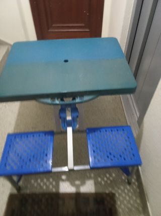 Mesa plegable azul y verde agua