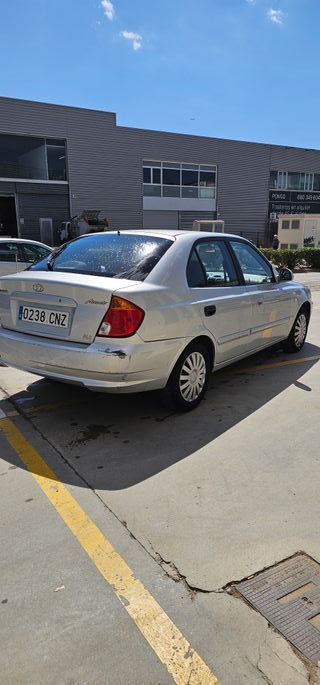 Hyundai Accent 2003 Pegatina B 