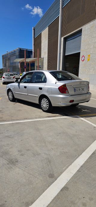 Hyundai Accent 2003 Pegatina B 