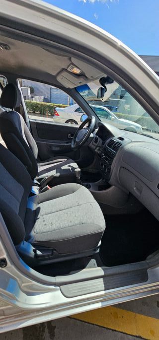 Hyundai Accent 2003 Pegatina B 