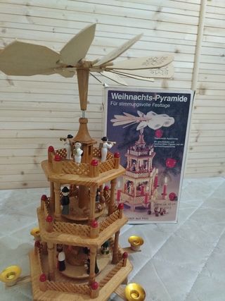 Piramide di Natale in legno