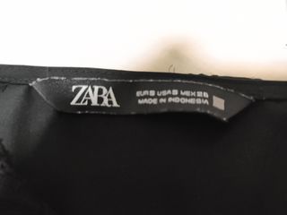 Blusa Zara negra encaje talla S