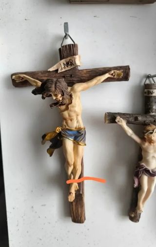 2 Crucifijos de Pared