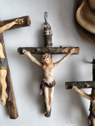 2 Crucifijos de Pared