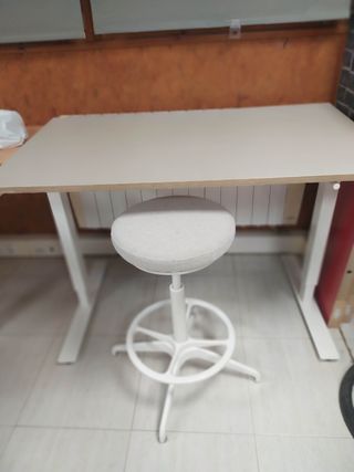 Escritorio + Taburete regulable