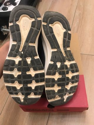 Skechers negras - zapatillas deportivas