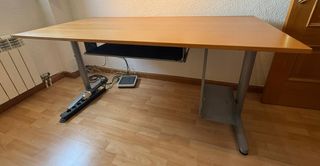 Escritorio madera-metal, soporte teclado