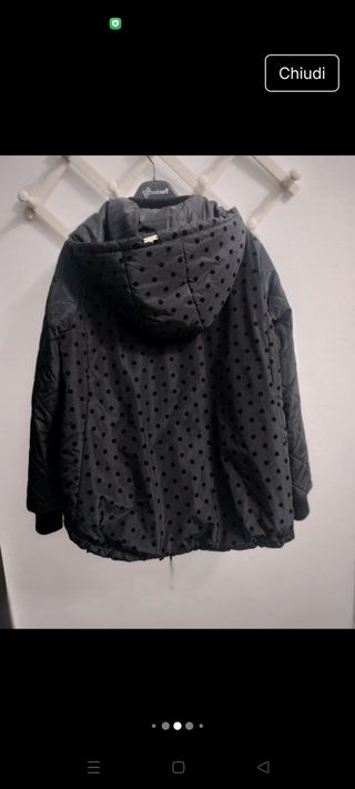 Piumino Scee nero a pois