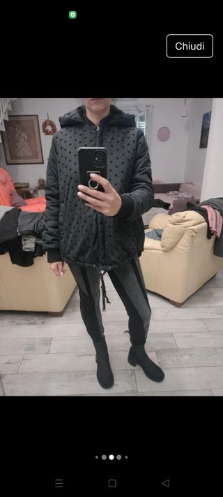Piumino Scee nero a pois