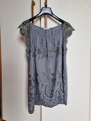Blusa verde oliva ricamata
