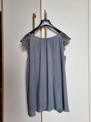 Blusa verde oliva ricamata