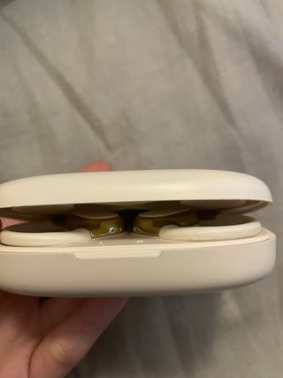 Auriculares JH2 dorados y blancos