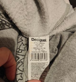 Chaqueta Desigual gris con mariposas