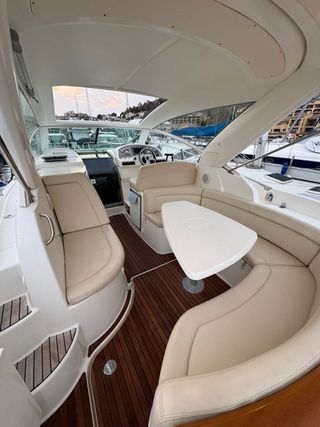 Jeanneau Prestige 30s: Embarcación