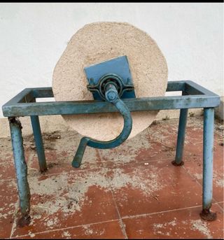 Muela de piedra antigua