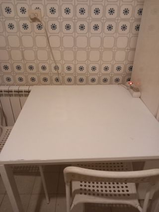 Mesa cocina Ikea blanca - 2 sillas