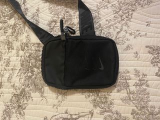 Riñonera Nike Air Max negra