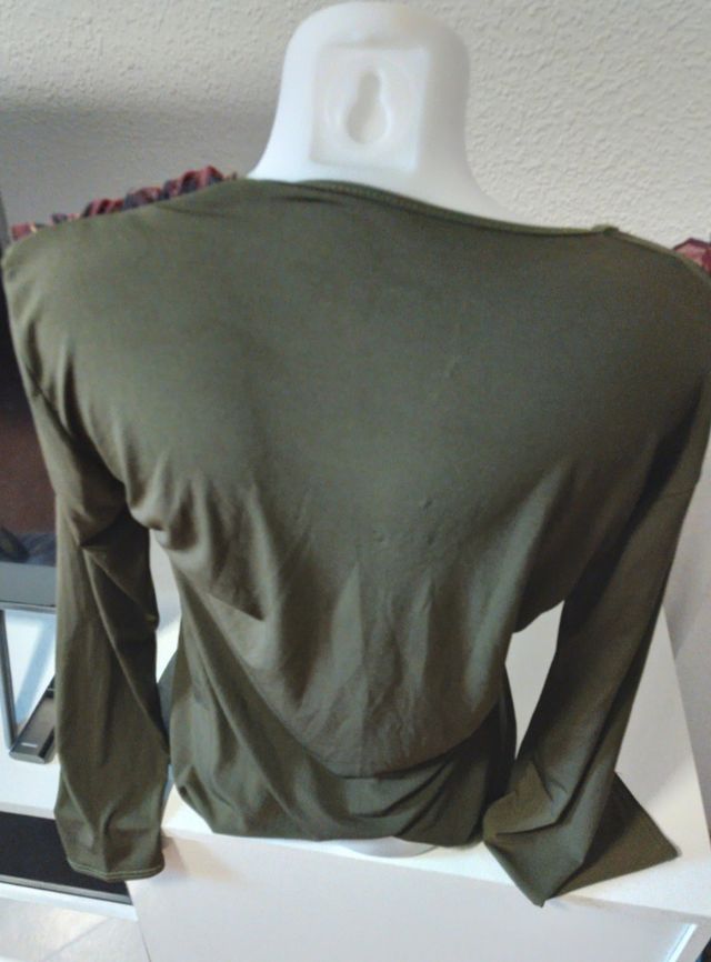 Blusa manga larga verde oliva