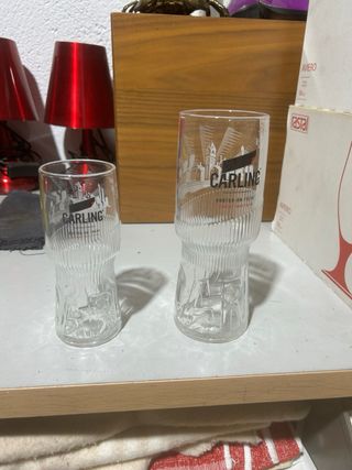 Cristaleria variada: vasos y copas