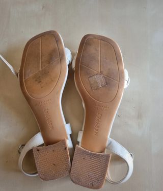 Sandalias beige trenzadas