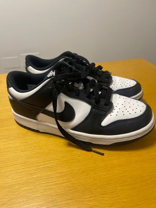 Nike Dunk Low - 40 - Blanco y Negro