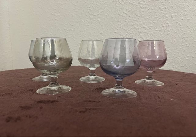 5 tazze da liquore in cristallo colorato