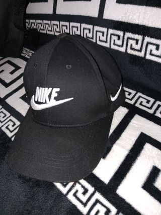 Gorra Nike negra