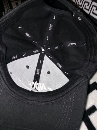 Gorra Nike negra