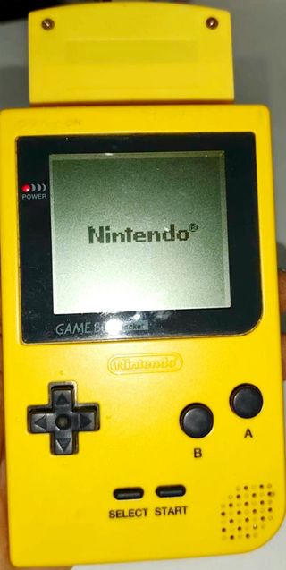 Nintendo Game Boy Pocket giallo + gioco Pokémon
