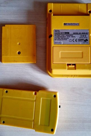 Nintendo Game Boy Pocket giallo + gioco Pokémon