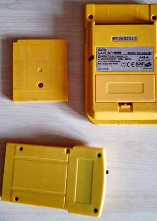 Nintendo Game Boy Pocket giallo + gioco Pokémon